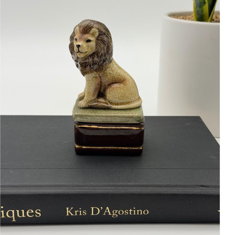 Vintage Ceramic Lion Trinket Box Crackle Glaze Animal Figurine Gold Trim 4.25"
